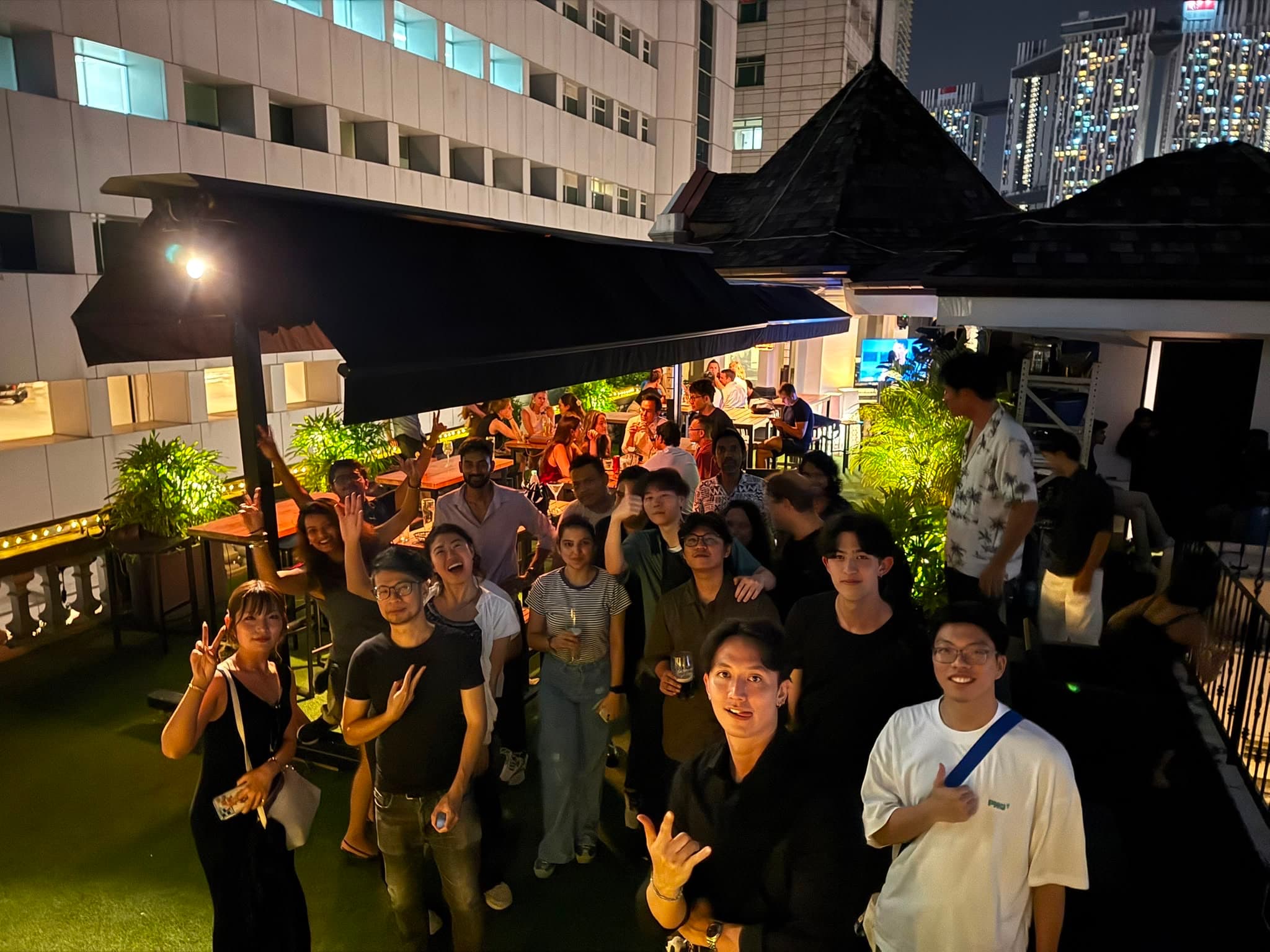 Friday Social | Expats & Locals Singapore